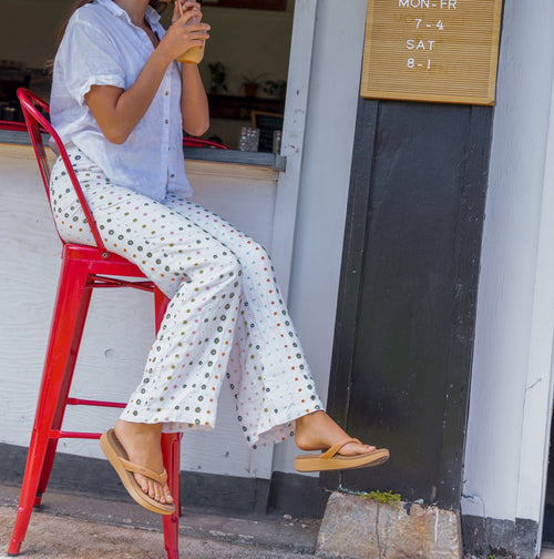 womens sandals on feet